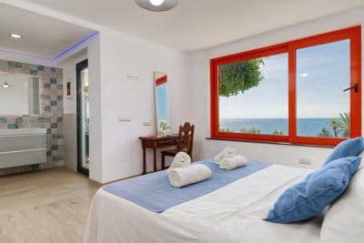 5 bedroom Villa for sale in Torreguadiaro - € 1,300,000 (Ref: 9561453)