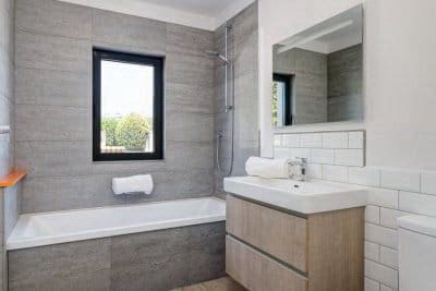 5 bedroom Villa for sale in Torreguadiaro - € 1,300,000 (Ref: 9561453)