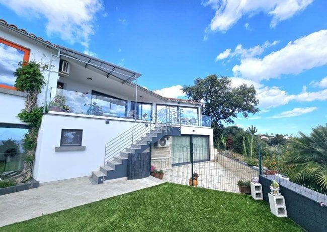 5 bedroom Villa for sale in Torreguadiaro - € 1,300,000 (Ref: 9561453)