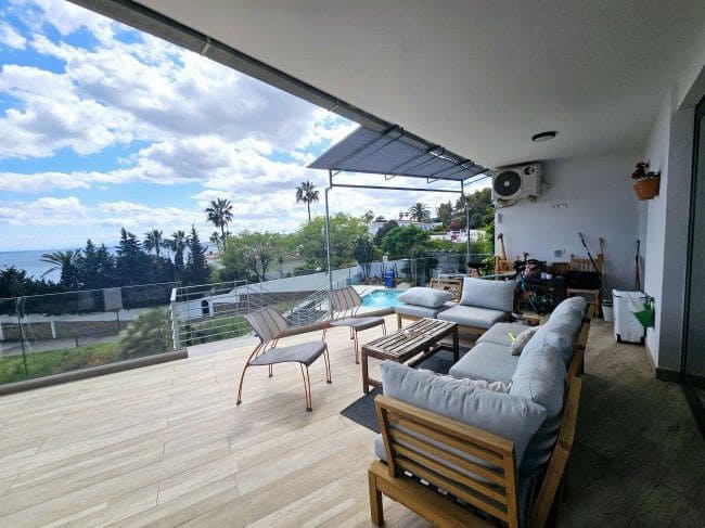 5 bedroom Villa for sale in Torreguadiaro - € 1,300,000 (Ref: 9561453)