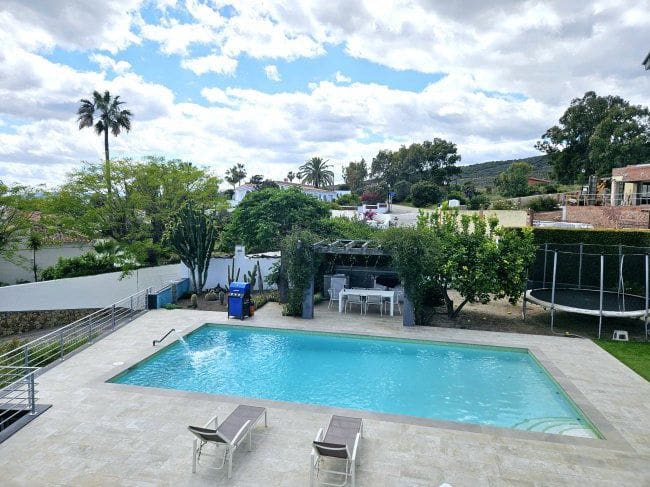 5 bedroom Villa for sale in Torreguadiaro - € 1,300,000 (Ref: 9561453)