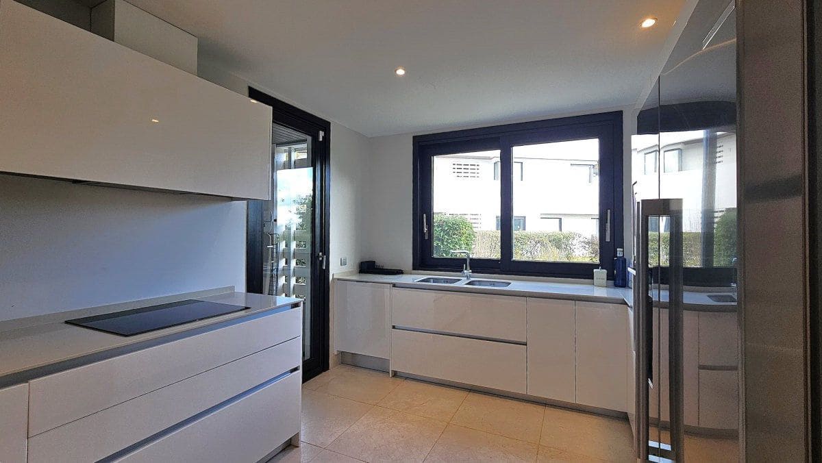 3 sypialnia Apartament na sprzedaż w Sotogrande - 1 350 000 € (Ref: 9590863)