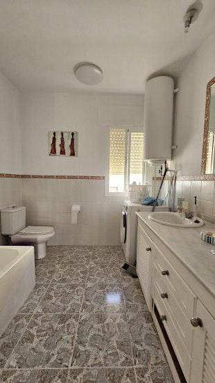 3 sovrum Hus till salu i Pueblo Nuevo de Guadiaro med garage - 495 000 € (Ref: 9637260)