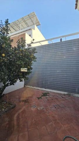 3 Zimmer Haus zu verkaufen in Pueblo Nuevo de Guadiaro, San Roque mit Garage - 410.000 € (Ref: 9637260)
