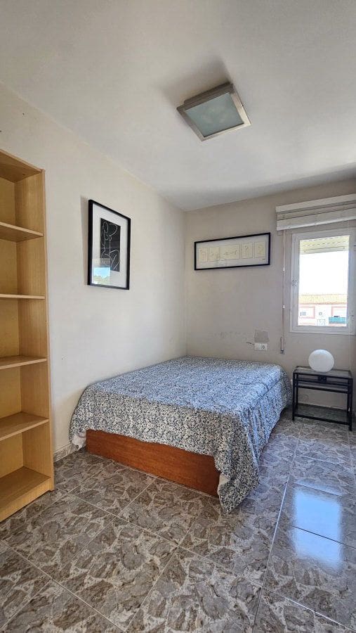 3 bedroom Townhouse for sale in Pueblo Nuevo de Guadiaro with garage - € 410,000 (Ref: 9637260)