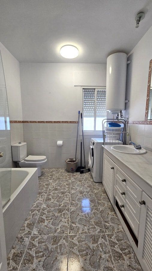 3 bedroom Townhouse for sale in Pueblo Nuevo de Guadiaro with garage - € 410,000 (Ref: 9637260)