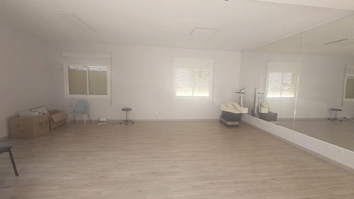 3 bedroom Townhouse for sale in Pueblo Nuevo de Guadiaro with garage - € 410,000 (Ref: 9637260)