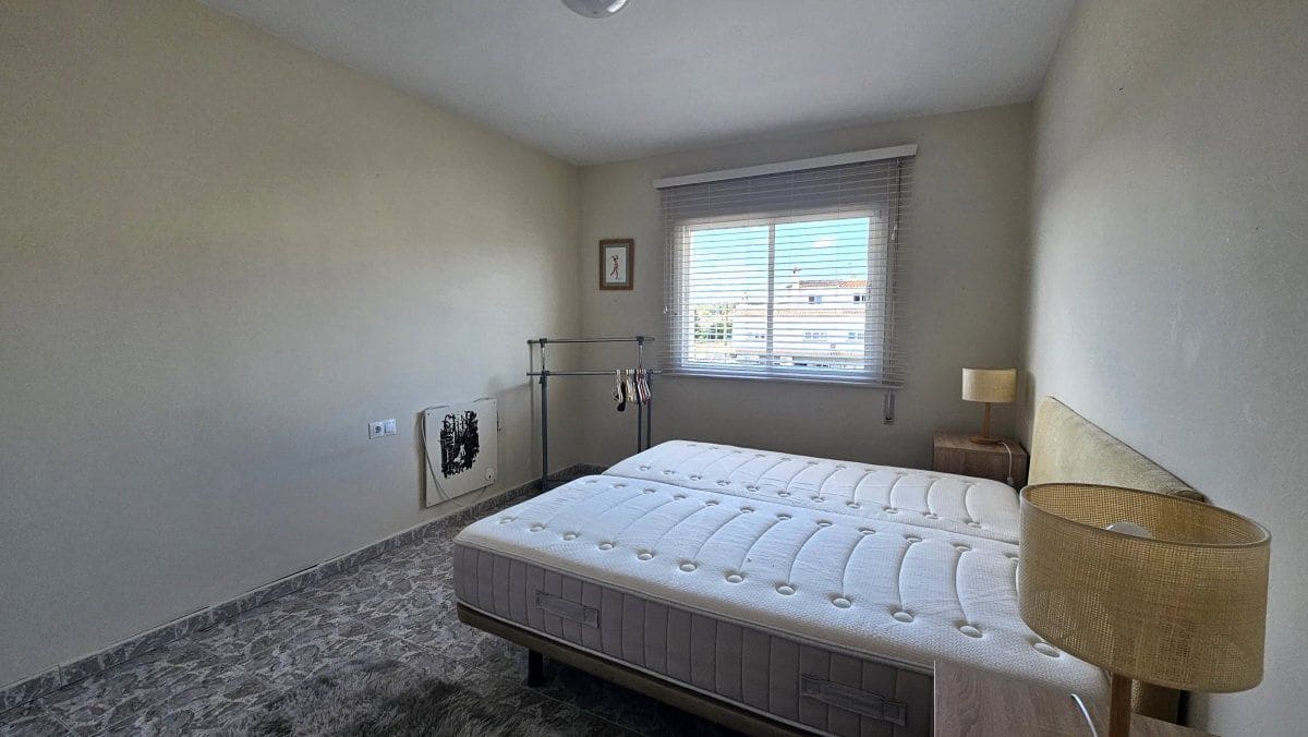 3 bedroom Townhouse for sale in Pueblo Nuevo de Guadiaro with garage - € 410,000 (Ref: 9637260)