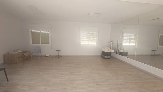 3 Zimmer Haus zu verkaufen in Pueblo Nuevo de Guadiaro, San Roque mit Garage - 410.000 € (Ref: 9637260)