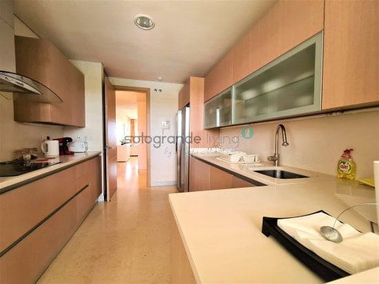 2 soverom Leilighet til leie i Sotogrande med garasje - € 2 500 (Ref: 9655798)