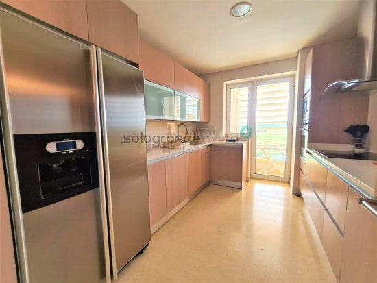 2 soverom Leilighet til leie i Sotogrande med garasje - € 2 500 (Ref: 9655798)