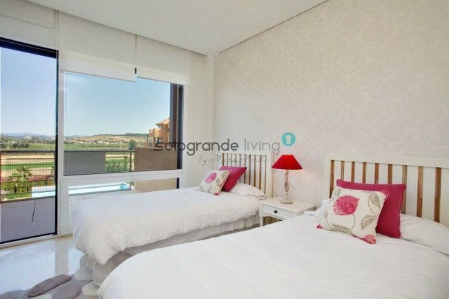 2 soverom Leilighet til leie i Sotogrande med garasje - € 2 500 (Ref: 9655798)