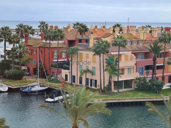 2 soverom Leilighet til leie i Sotogrande med garasje - € 2 500 (Ref: 9655798)