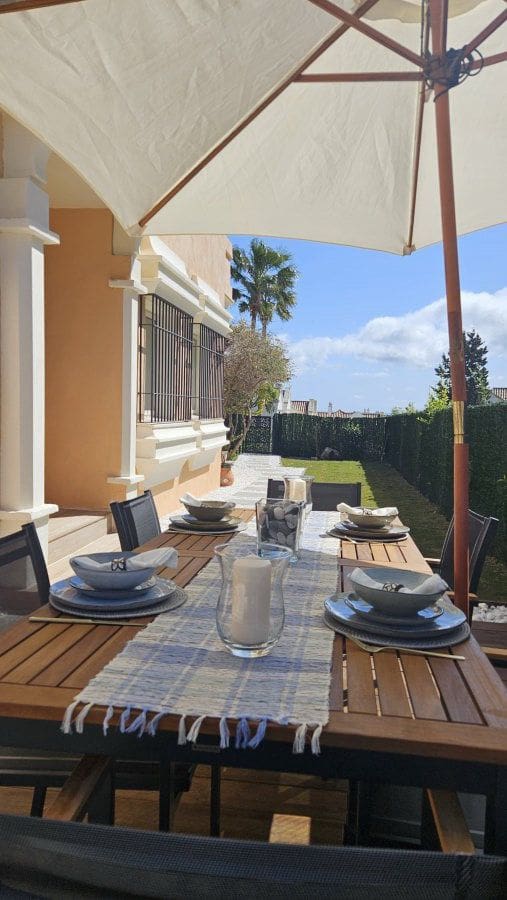 3 sovrum Villa till salu i La Alcaidesa - 620 000 € (Ref: 9698151)