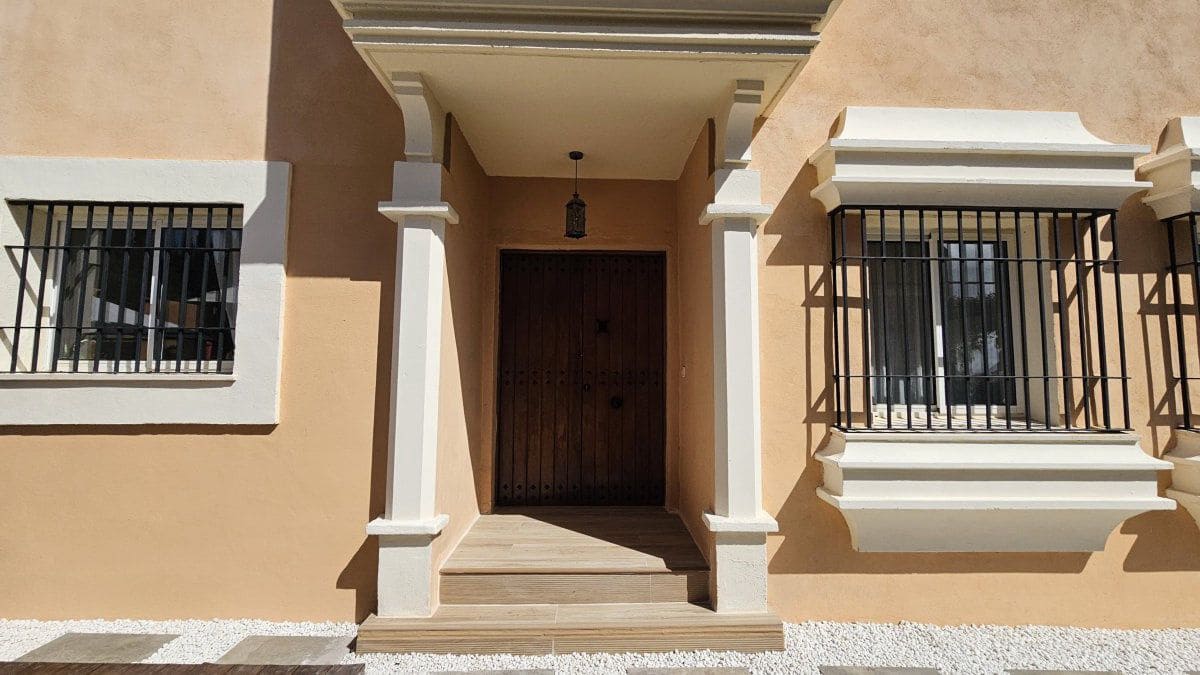 3 sovrum Villa till salu i La Alcaidesa - 620 000 € (Ref: 9698151)