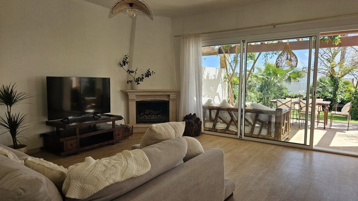 3 sovrum Villa till salu i La Alcaidesa - 620 000 € (Ref: 9698151)