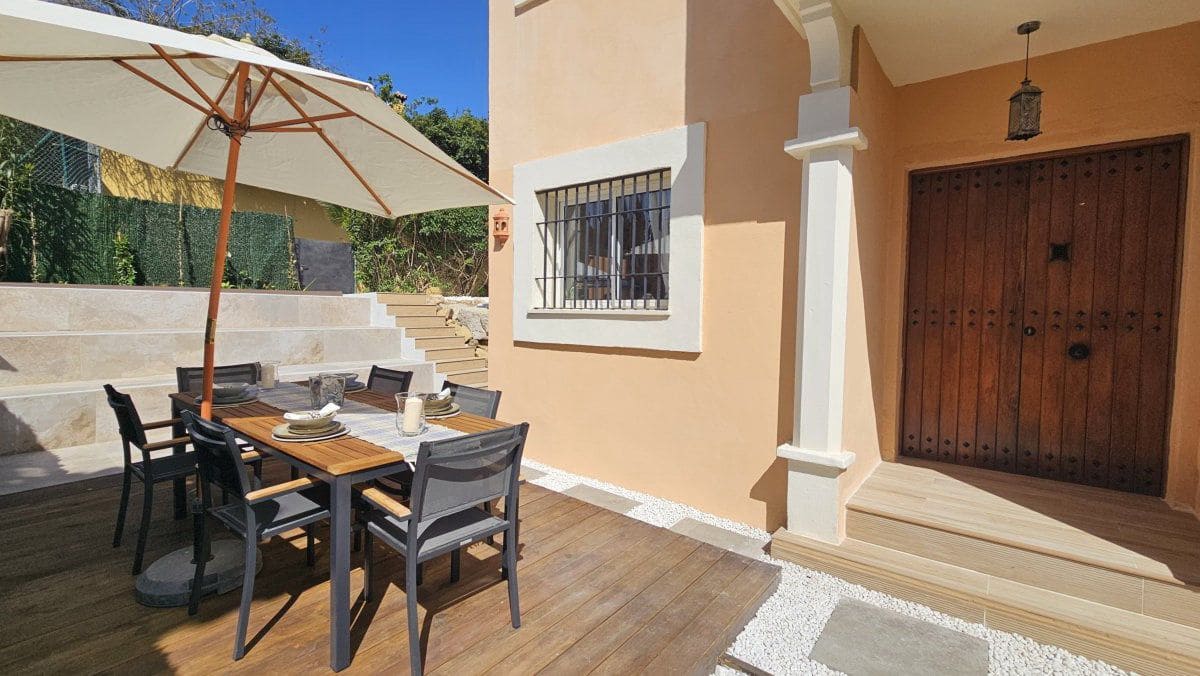 3 sovrum Villa till salu i La Alcaidesa - 620 000 € (Ref: 9698151)