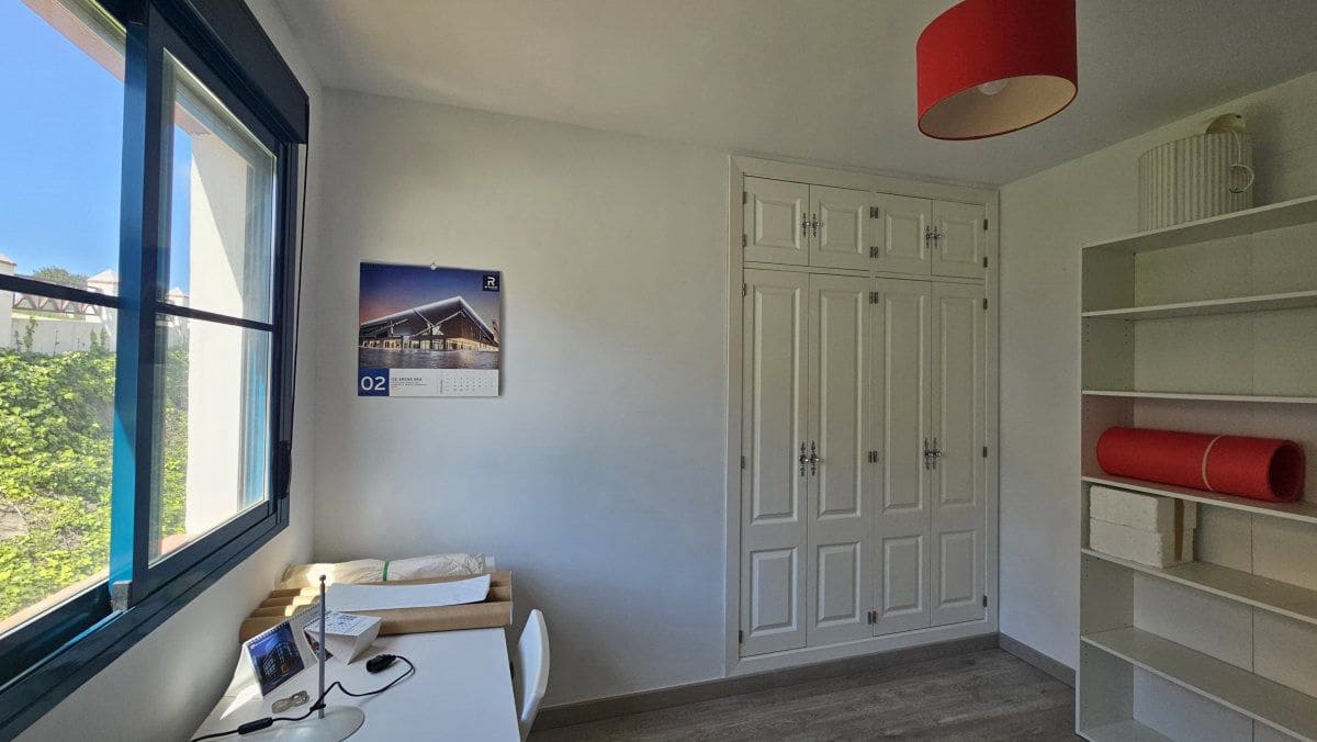 3 soveværelse Lejlighed til salg i La Alcaidesa - € 425.000 (Ref: 9701430)