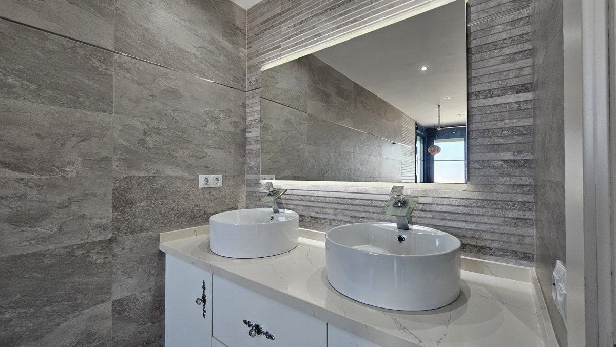 3 soveværelse Lejlighed til salg i La Alcaidesa - € 425.000 (Ref: 9701430)