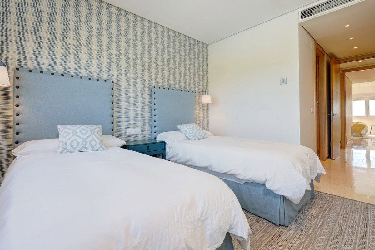 2 bedroom Apartment for rent in Sotogrande with garage - € 3,250 (Ref: 9714645)