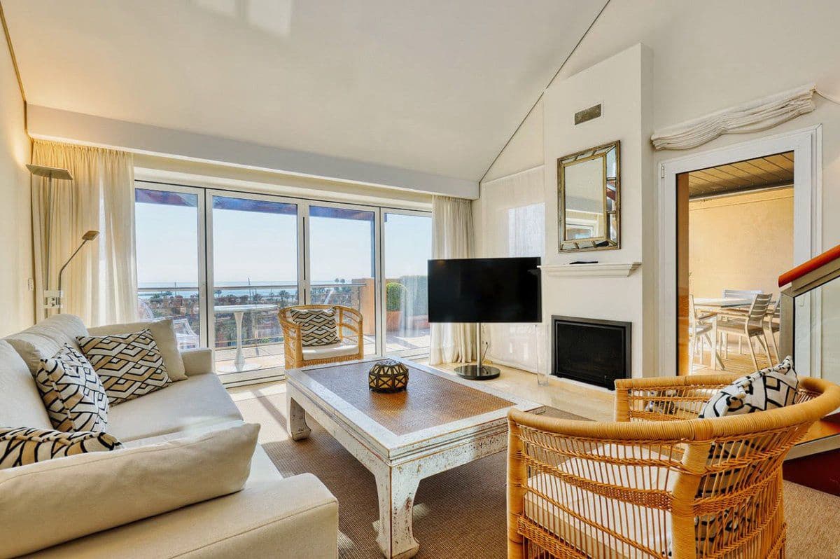 2 bedroom Apartment for rent in Sotogrande with garage - € 3,250 (Ref: 9714645)