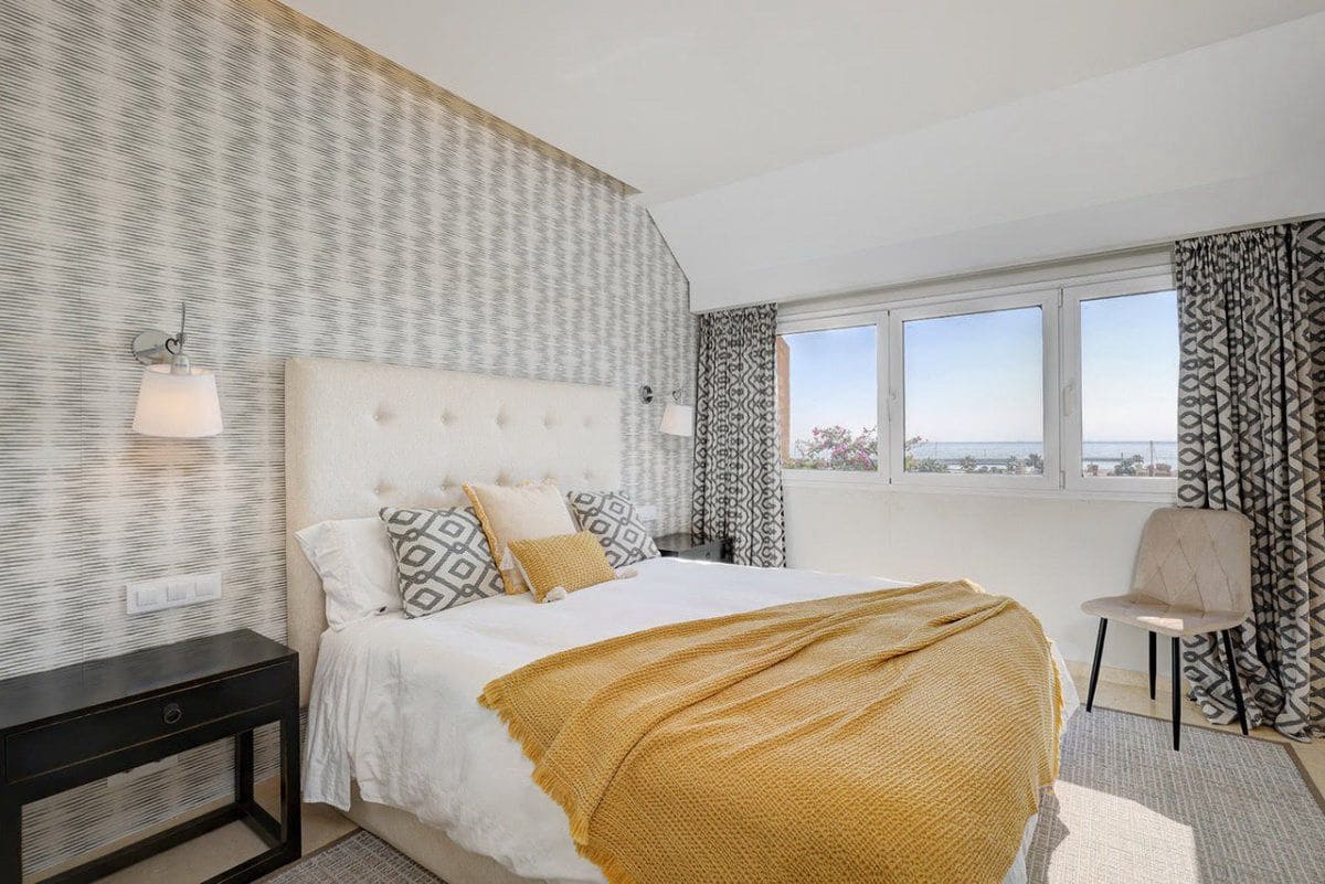 2 bedroom Apartment for rent in Sotogrande with garage - € 3,250 (Ref: 9714645)