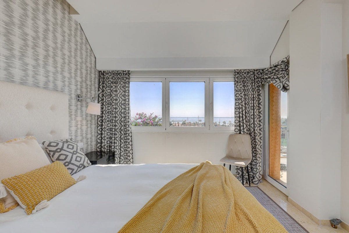 2 bedroom Apartment for rent in Sotogrande with garage - € 3,250 (Ref: 9714645)