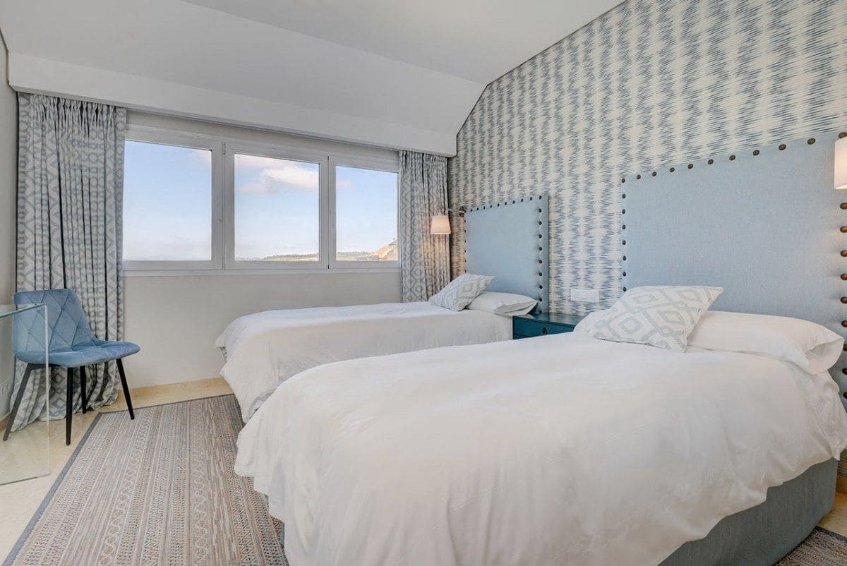 2 bedroom Apartment for rent in Sotogrande with garage - € 3,250 (Ref: 9714645)