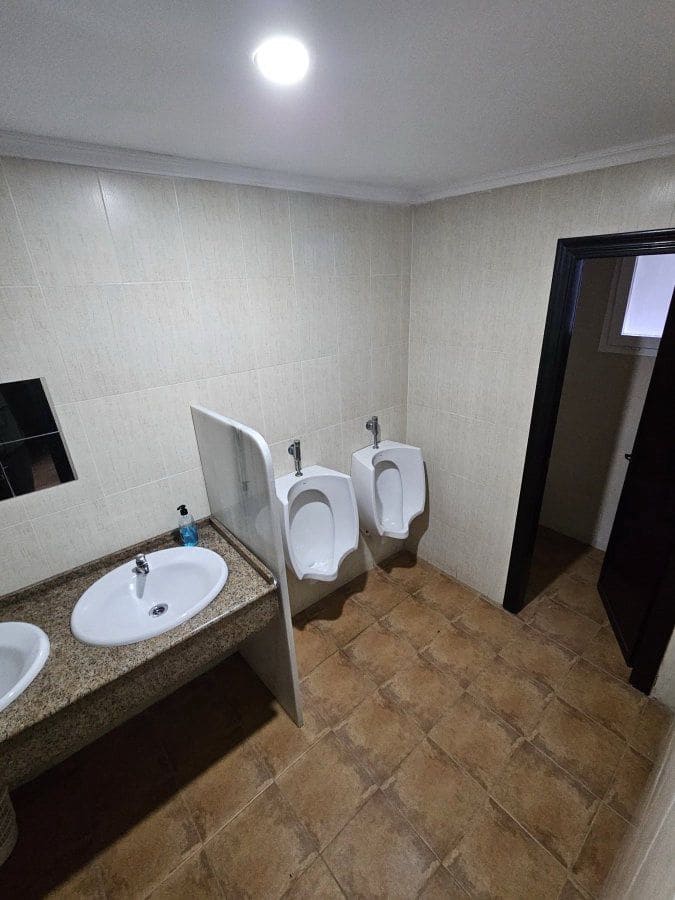 1 sovrum Kommersiell till salu i San Roque - 270 000 € (Ref: 9714646)