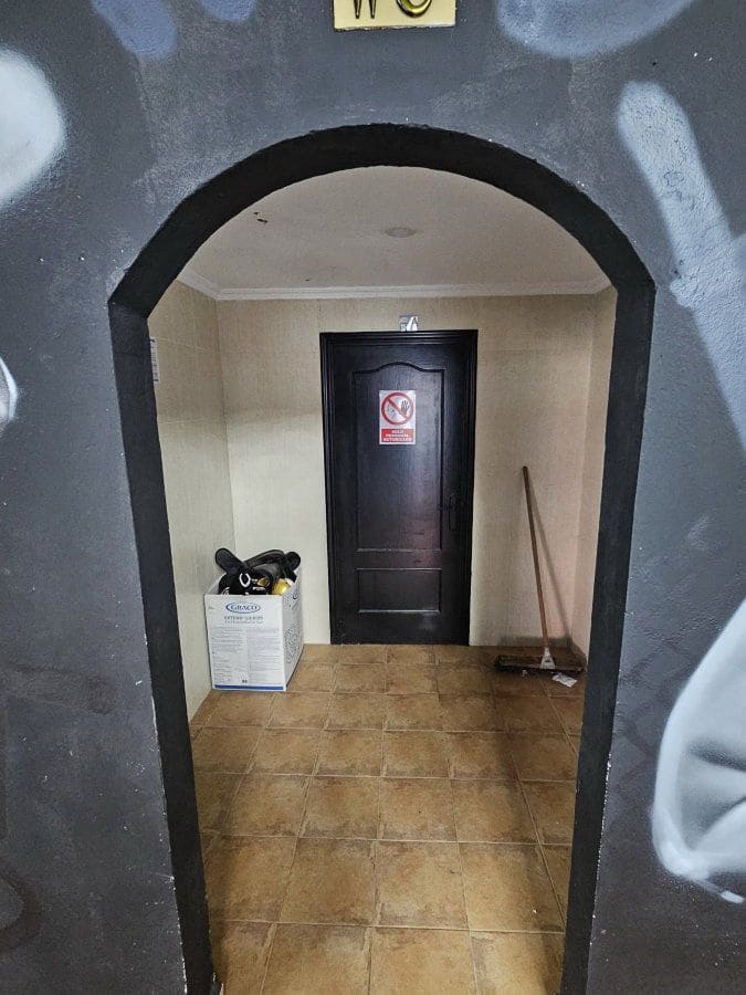 1 sovrum Kommersiell till salu i San Roque - 270 000 € (Ref: 9714646)