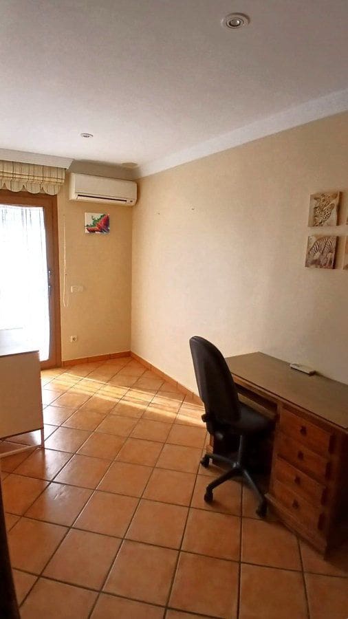 3 Zimmer Apartment zu vermieten in Casares - 1.300 € (Ref: 9738342)