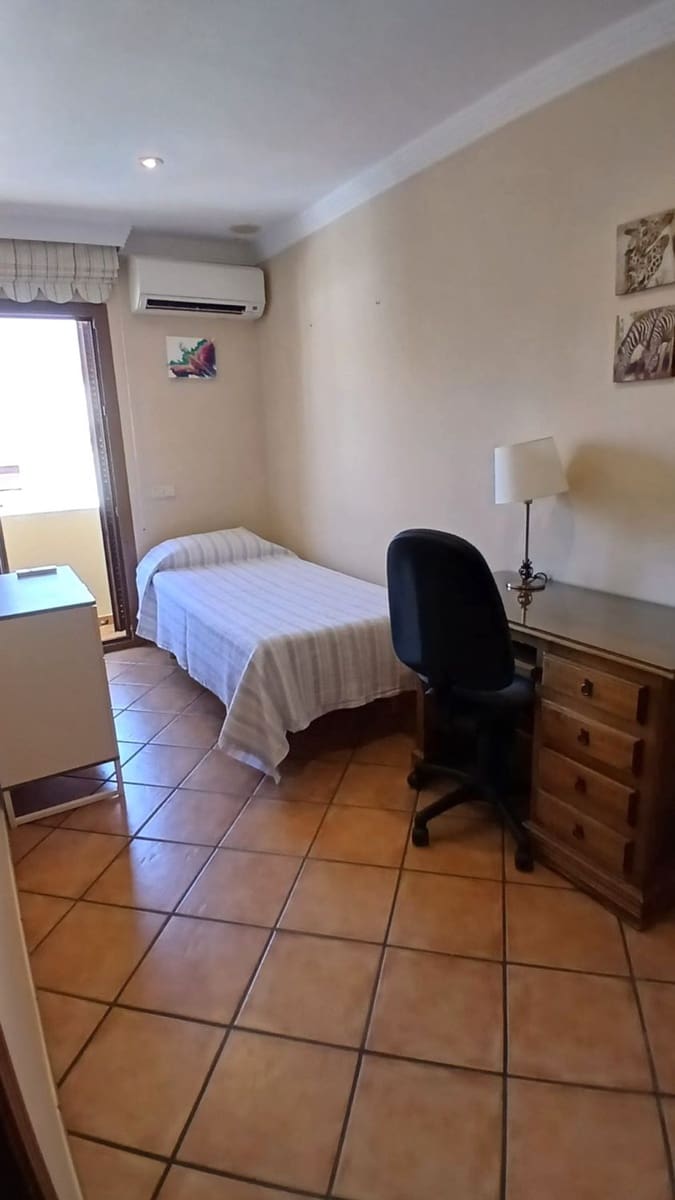 3 quarto Apartamento para arrendar em Casares - 1 300 € (Ref: 9738342)