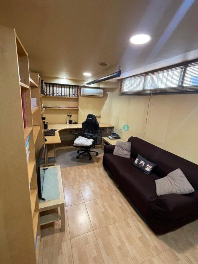 3 bedroom Terraced Villa for sale in La Linea de la Concepcion with garage - € 329,000 (Ref: 9738343)