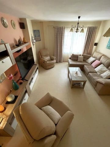 Adosado de 3 habitaciones en La Línea de la Concepción en venta con garaje - 329.000 € (Ref: 9738343)