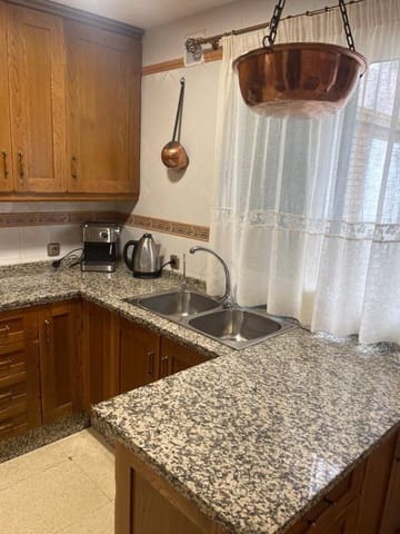 Adosado de 3 habitaciones en La Línea de la Concepción en venta con garaje - 329.000 € (Ref: 9738343)