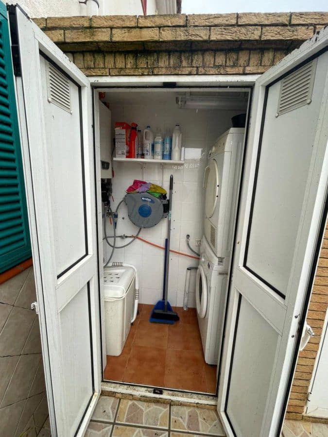 3 bedroom Terraced Villa for sale in La Linea de la Concepcion with garage - € 329,000 (Ref: 9738343)