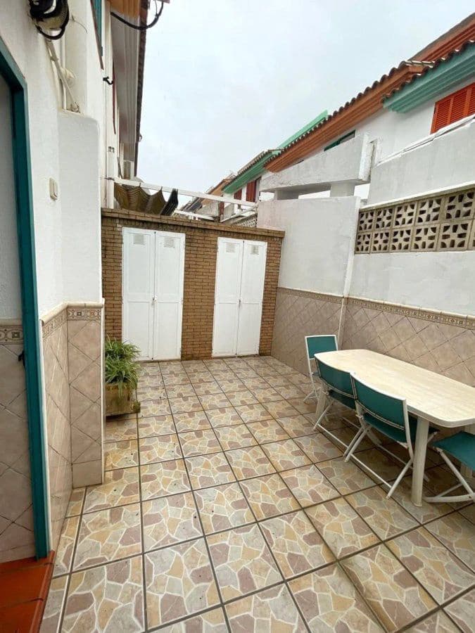 3 bedroom Terraced Villa for sale in La Linea de la Concepcion with garage - € 329,000 (Ref: 9738343)