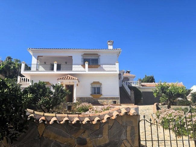 4 quarto Moradia para venda em Pueblo Nuevo de Guadiaro - 735 000 € (Ref: 9747717)