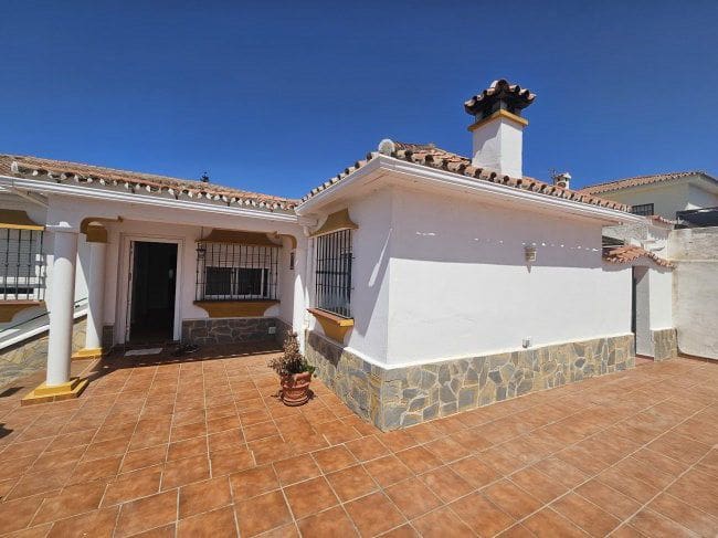 4 quarto Moradia para venda em Pueblo Nuevo de Guadiaro - 735 000 € (Ref: 9747717)