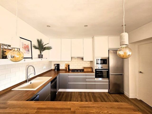 4 quarto Moradia para venda em Pueblo Nuevo de Guadiaro, San Roque - 735 000 € (Ref: 9747717)