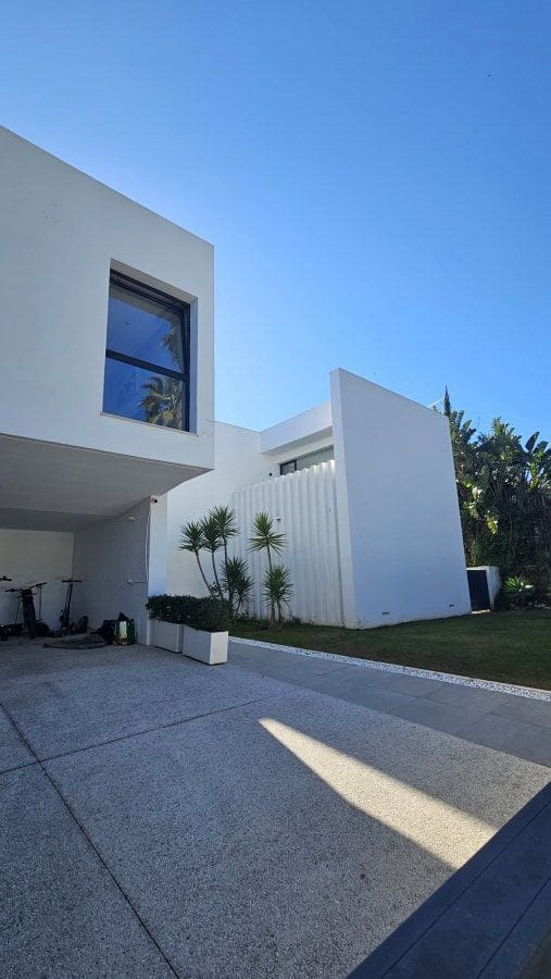 5 bedroom Villa for rent in Sotogrande - € 10,000 (Ref: 9755444)