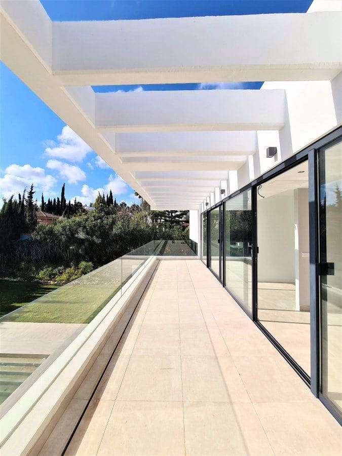 5 bedroom Villa for rent in Sotogrande - € 10,000 (Ref: 9755444)