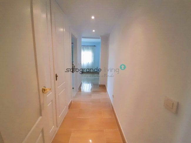 3 camera da letto Appartamento da affittare in Sotogrande - 2.100 € (Rif: 9758680)