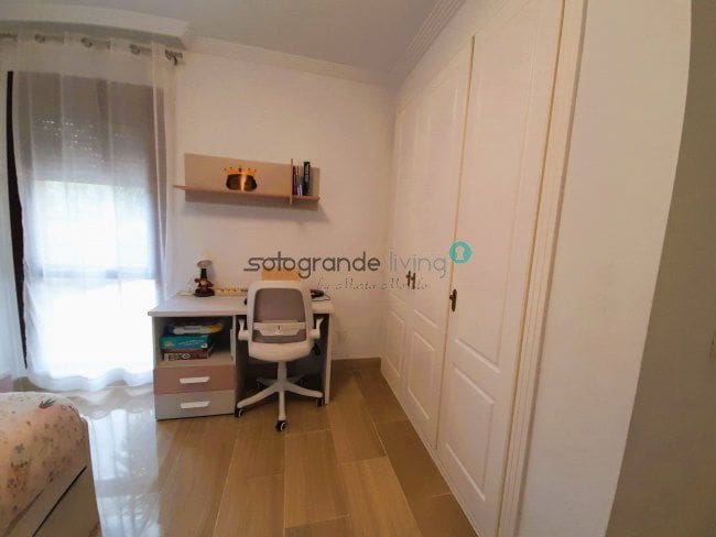 3 camera da letto Appartamento da affittare in Sotogrande - 2.100 € (Rif: 9758680)
