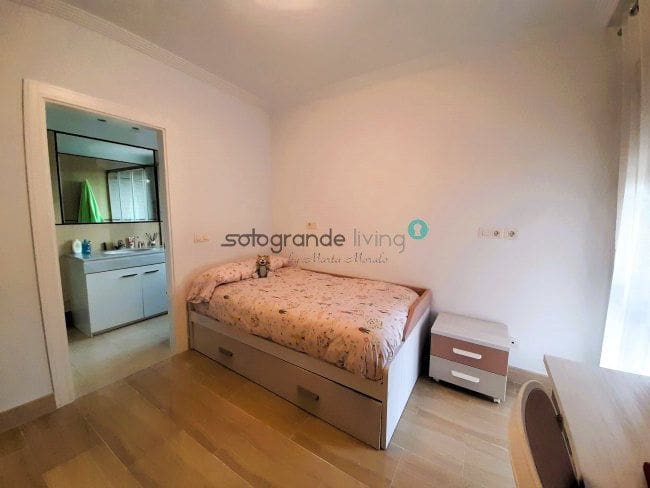3 camera da letto Appartamento da affittare in Sotogrande - 2.100 € (Rif: 9758680)