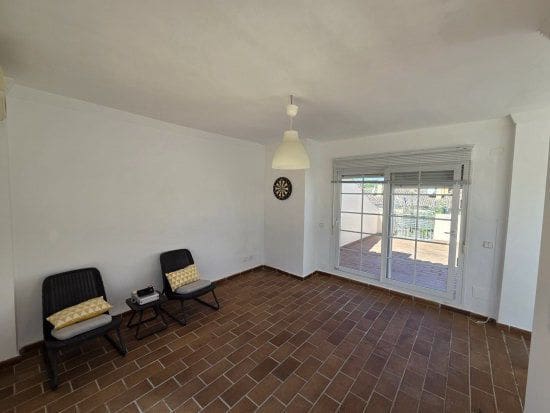 4 bedroom Villa for rent in Sotogrande - € 2,000 (Ref: 9758681)