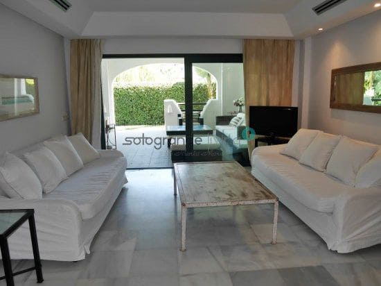 4 quarto Apartamento para arrendar em Sotogrande com piscina garagem - 2 400 € (Ref: 9777787)
