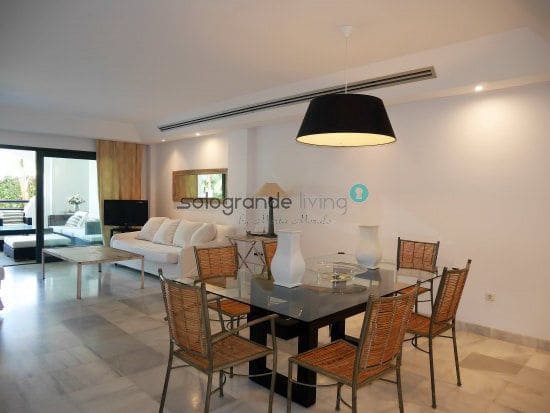 4 quarto Apartamento para arrendar em Sotogrande com piscina garagem - 2 400 € (Ref: 9777787)