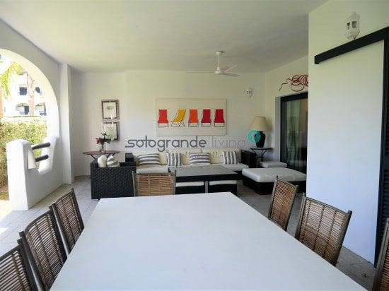 4 quarto Apartamento para arrendar em Sotogrande com piscina garagem - 2 400 € (Ref: 9777787)
