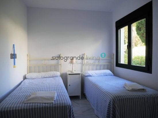 4 quarto Apartamento para arrendar em Sotogrande com piscina garagem - 2 400 € (Ref: 9777787)